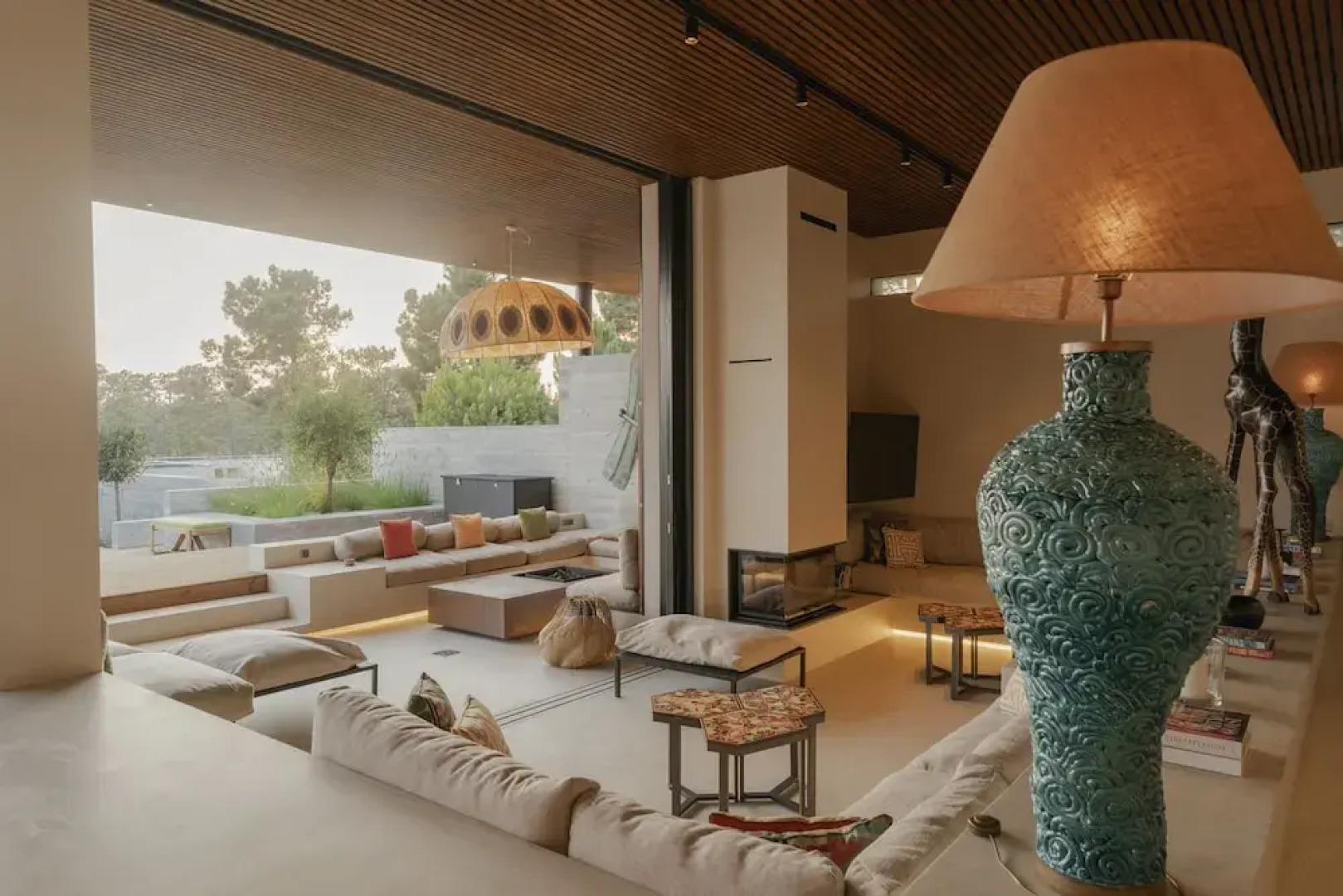 CL M Villa Retreat by Cadenzalux