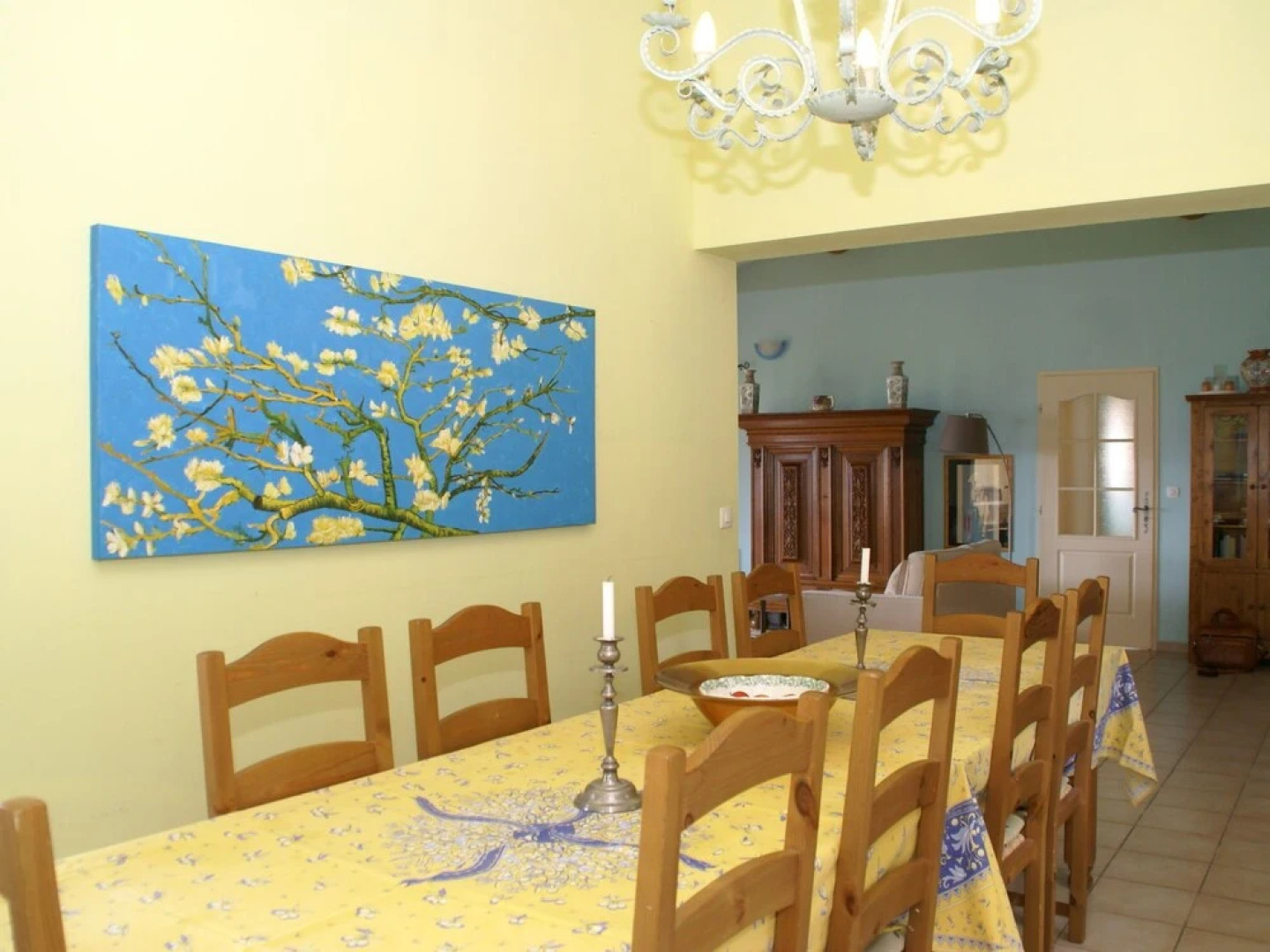 Peaceful Villa in Saint-Saturnin-lès-Apt with Swimming Pool