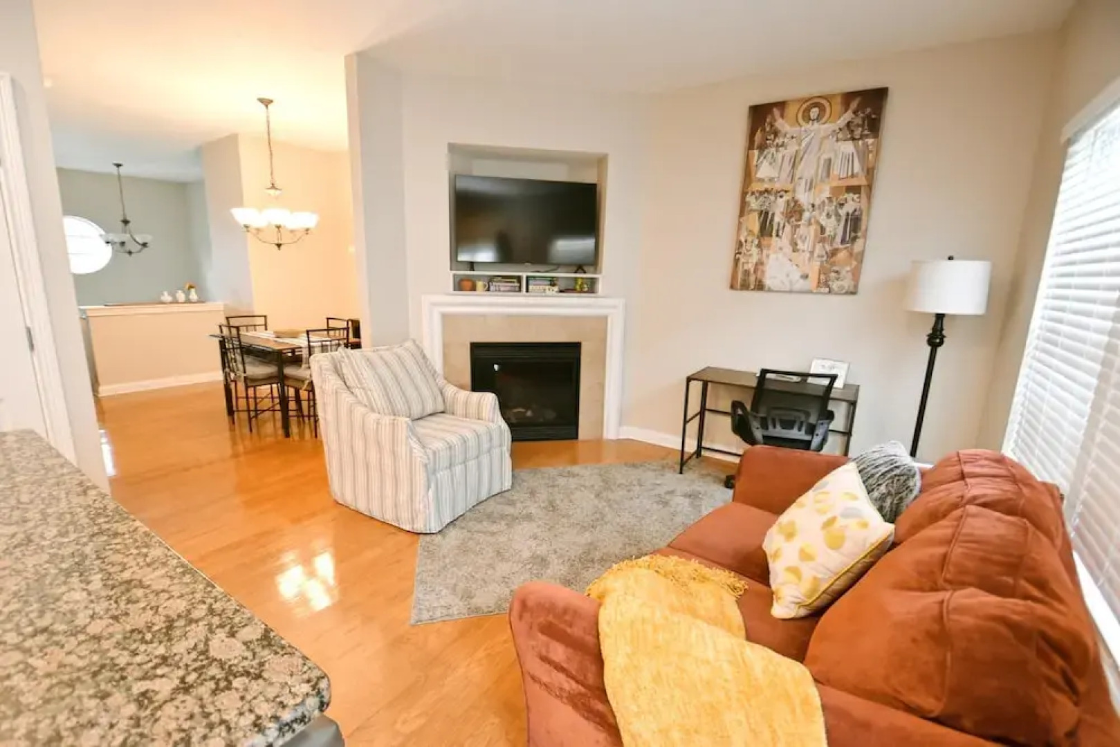 Walk to Notre Dame Spacious 3BR Townhome w Garage Family-friendly Amenities 123p