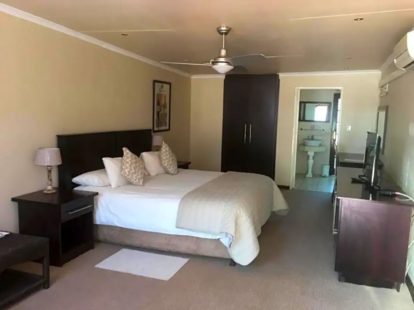 The Lazy Grape Guest Lodge