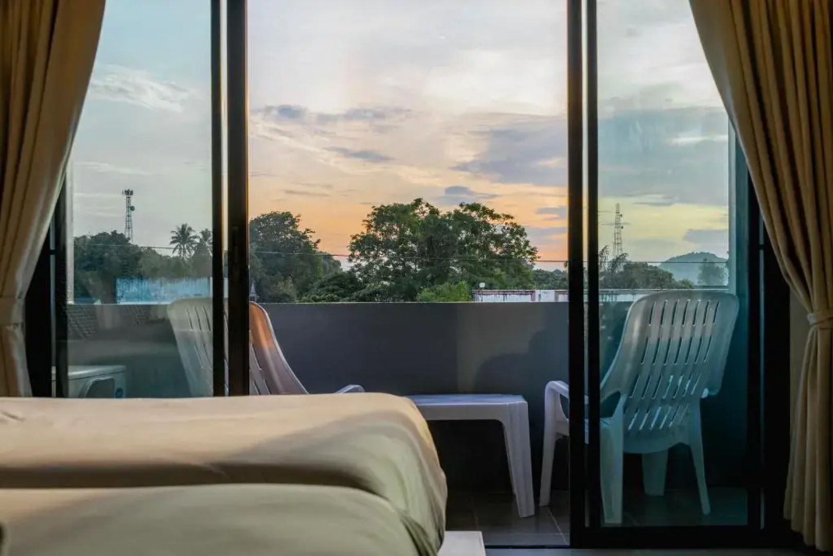 Sleep Whale Hotel