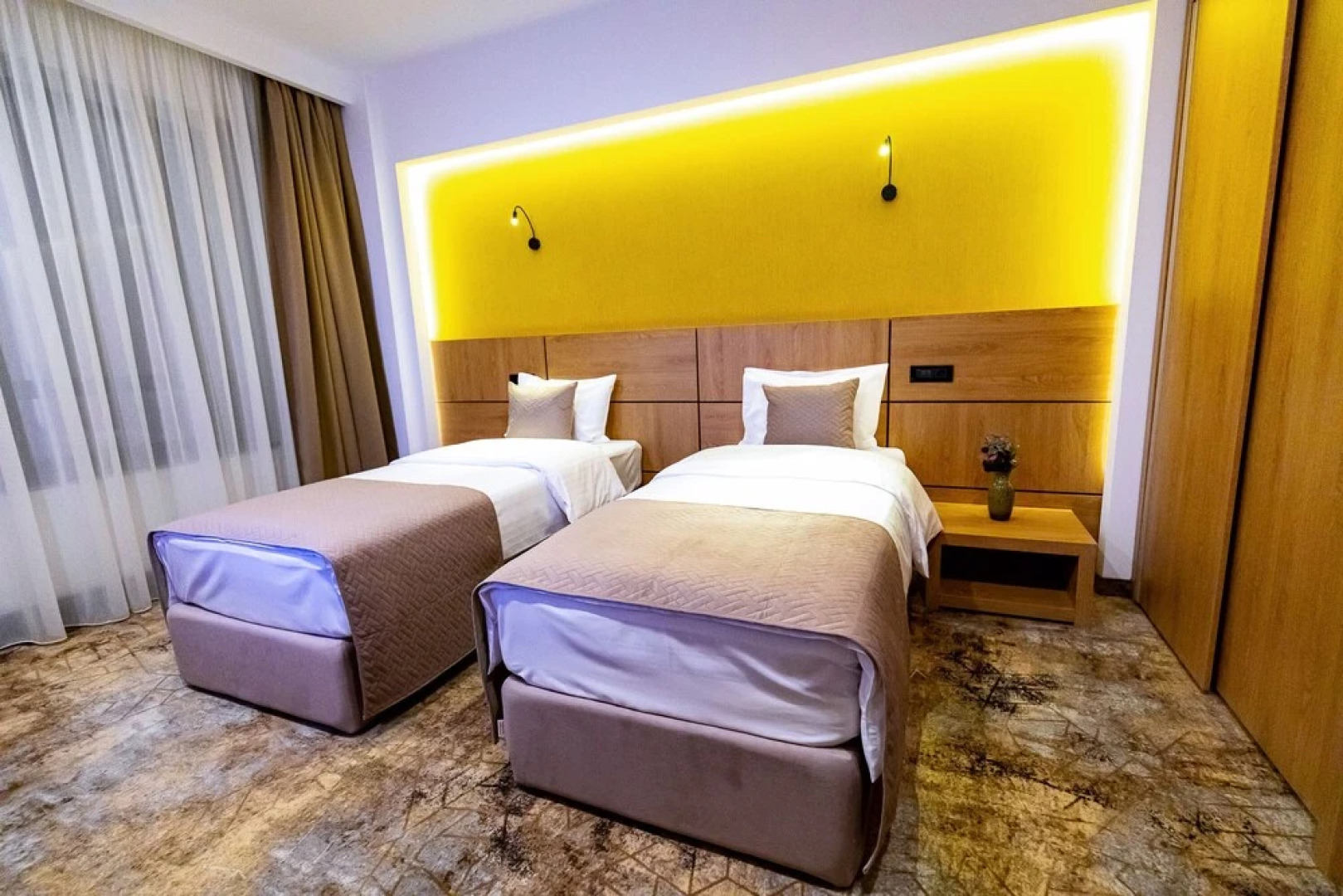 Grand View Hotel & Suites