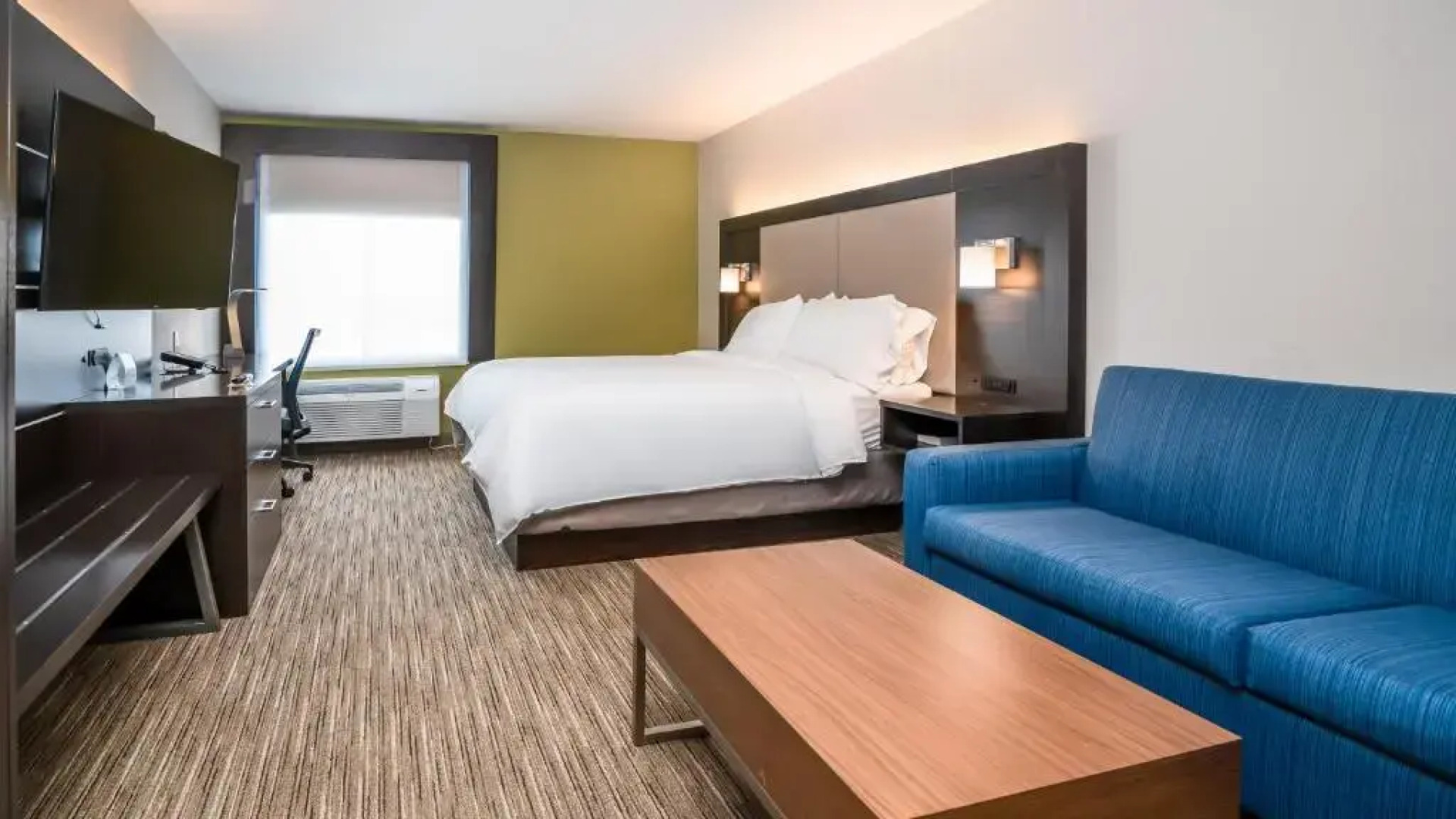 Holiday Inn Express & Suites Coon Rapids - Blaine Area