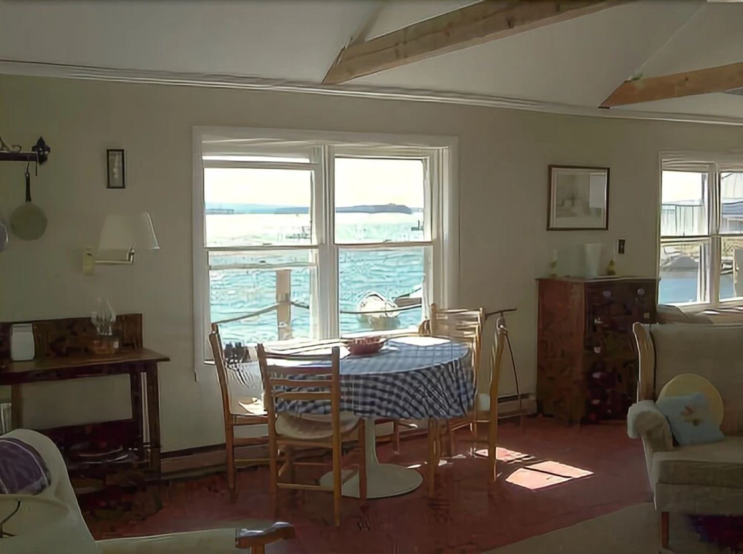 Harborside Cottage - One Bedroom Home