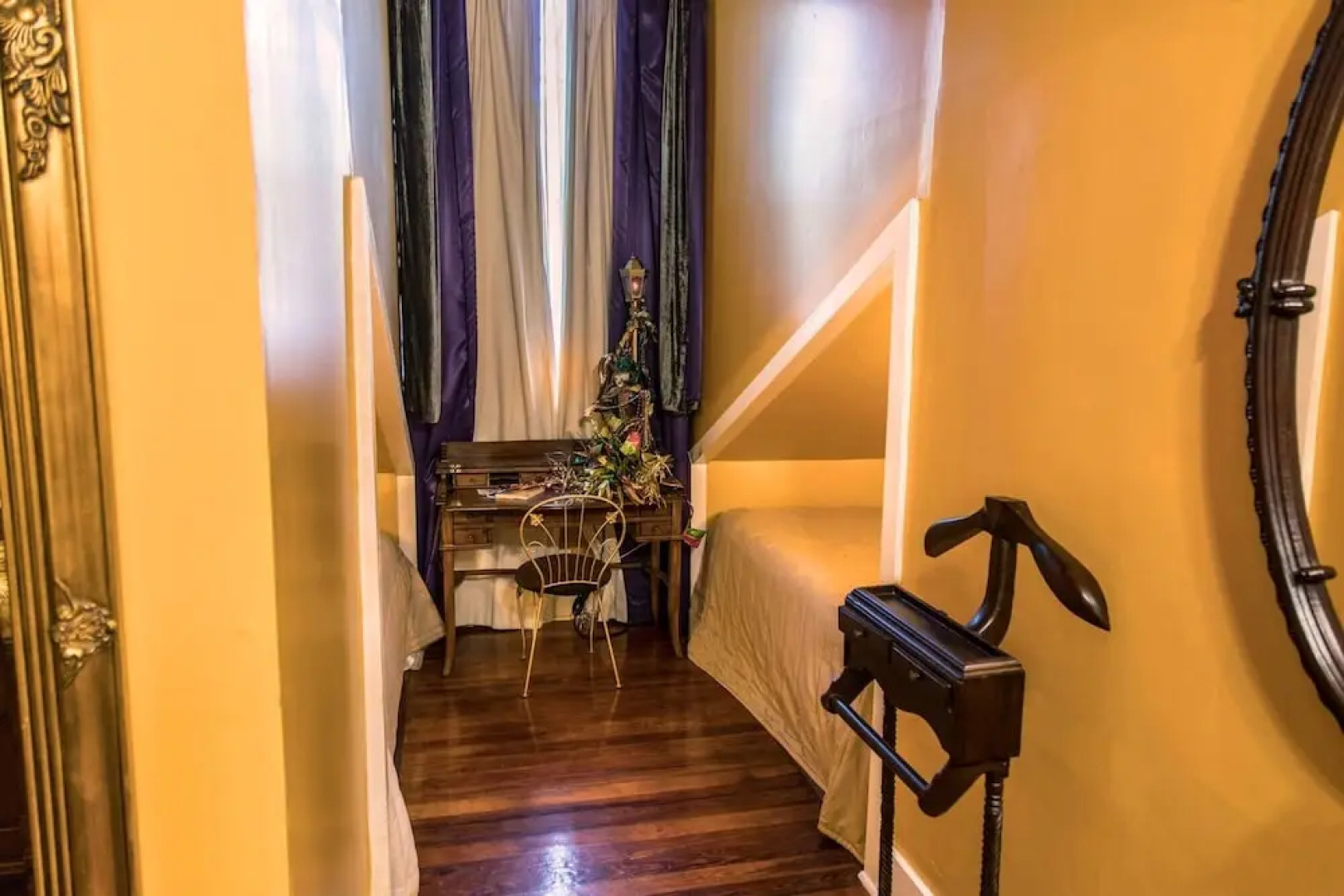 The Magnolia Mansion