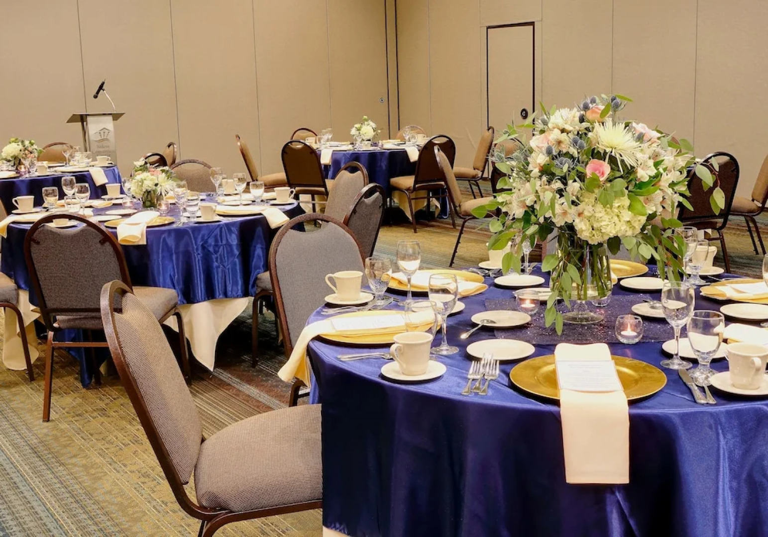 The Grand Hotel - Salem