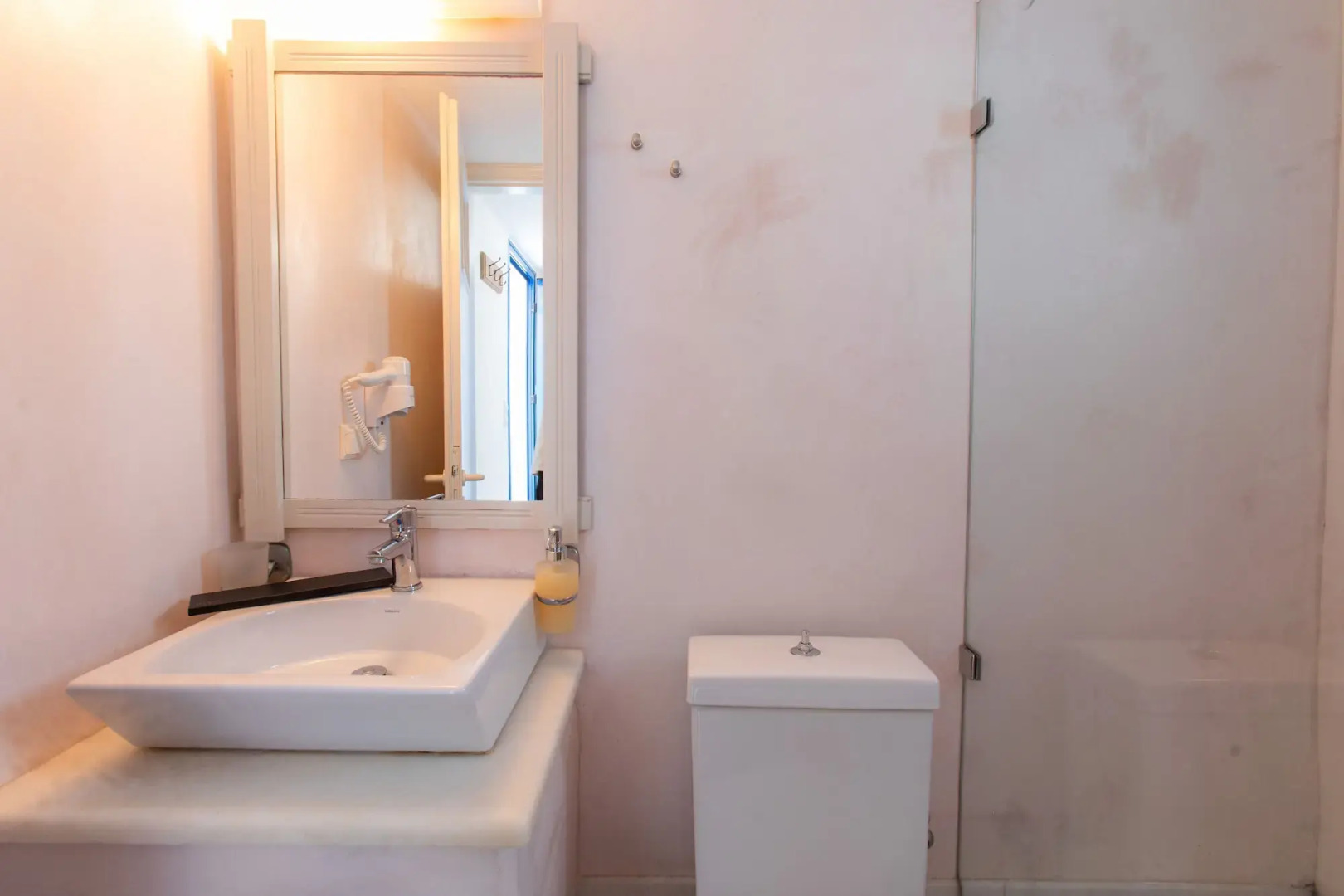 Athina Studios & Suites