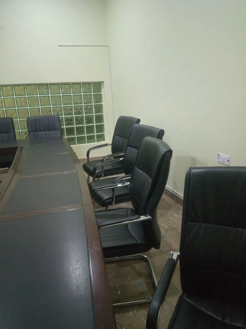 Wintess Garden Hotel And Suites