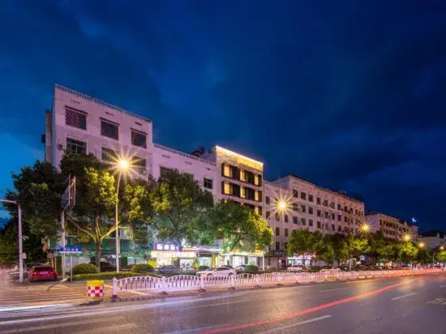 Shijian (Zixing Dongjianghu Store)