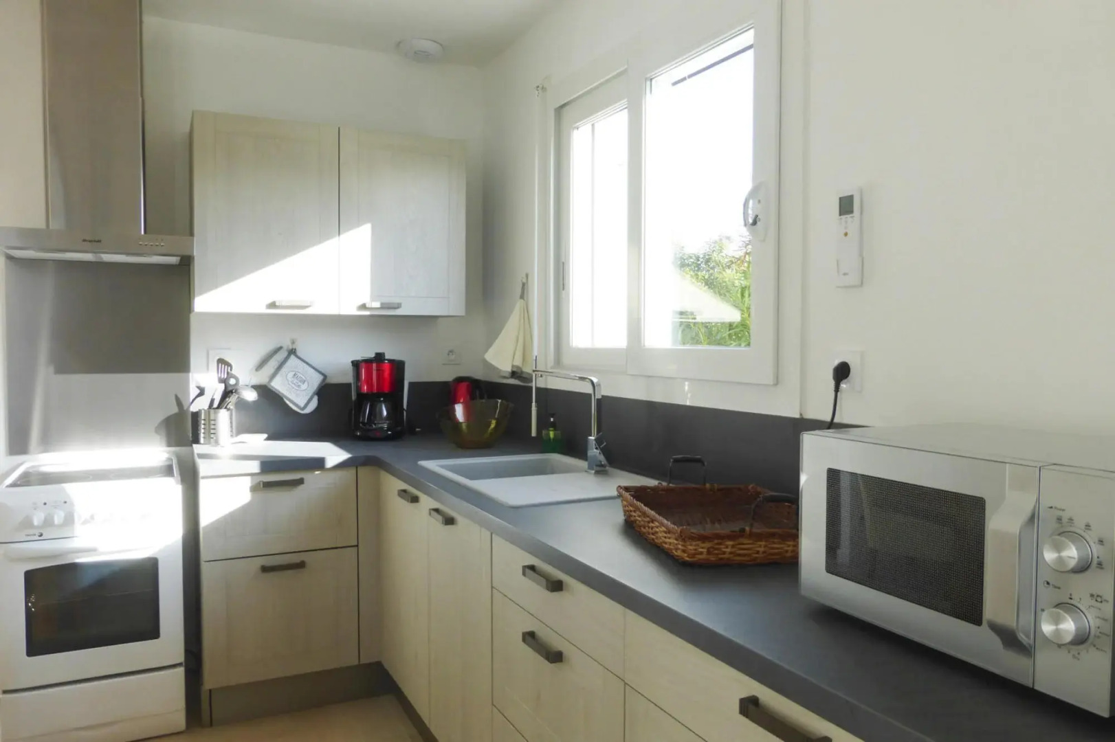 Nice Holiday Home With Private Terrace, Arpaillargues-et-aureillac