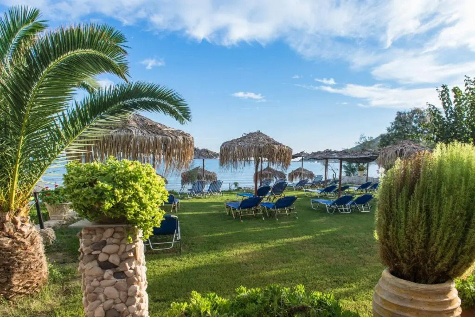 Villa Pouliezos Apartments