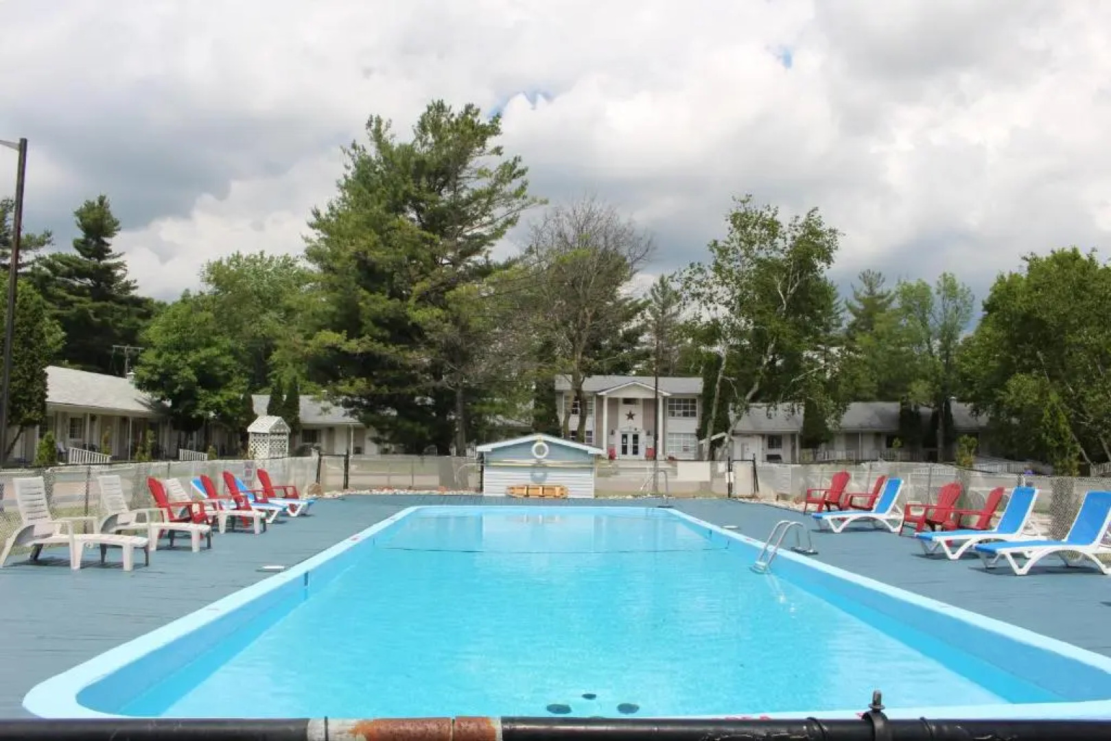 Colonial Resort-1000 Islands