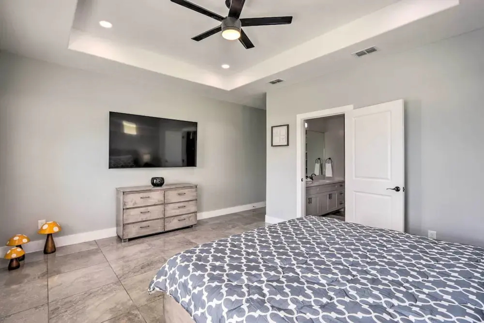 Stunning Laguna Vista Retreat w/ Pool & Grill