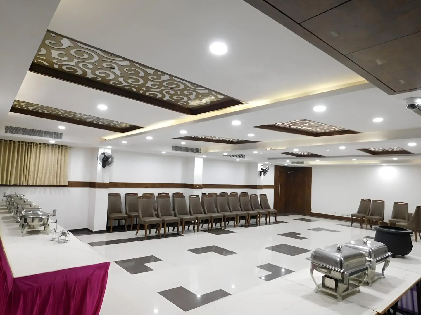 V by Vinnca Hotel Shiva