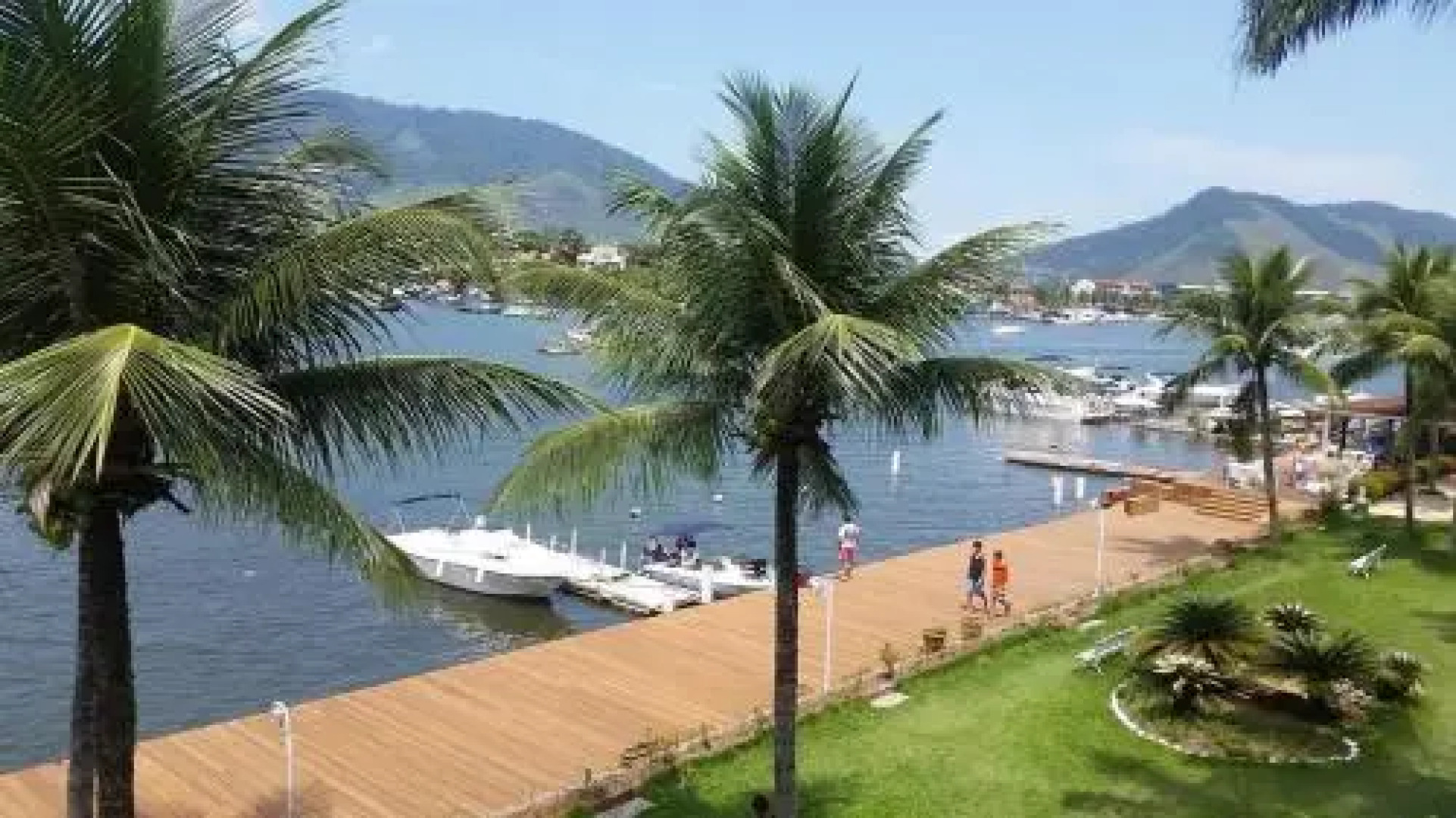 Flat Angra Paradise