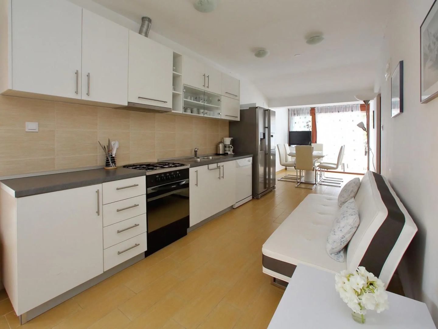 Fantastic Holiday Home With Amazing Garden, Private Pool, Directly on the Beach