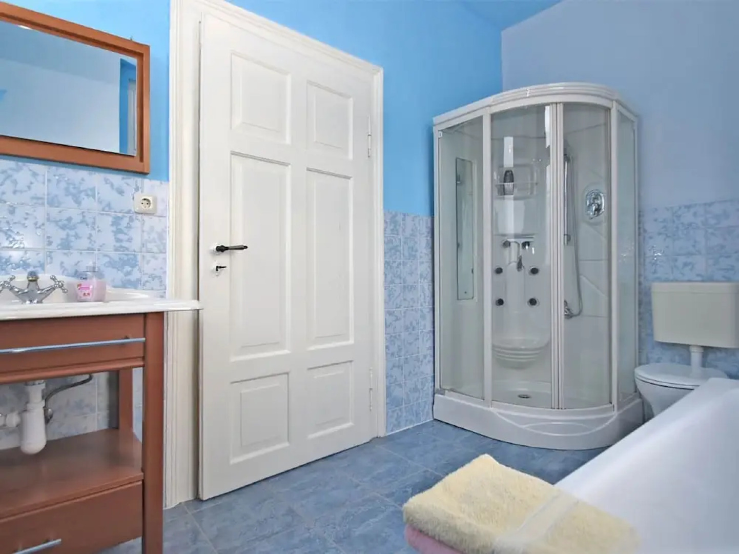 Heritage Villa With Home Cinema, Sauna