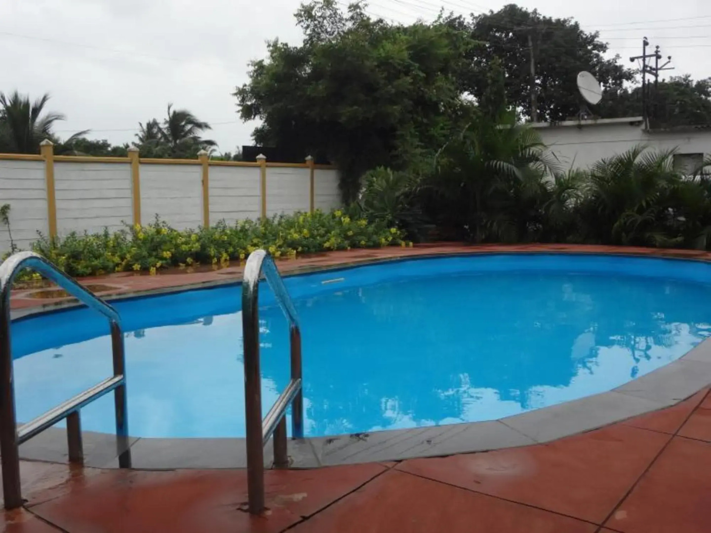 Ghanvatkar Bunglow Resort