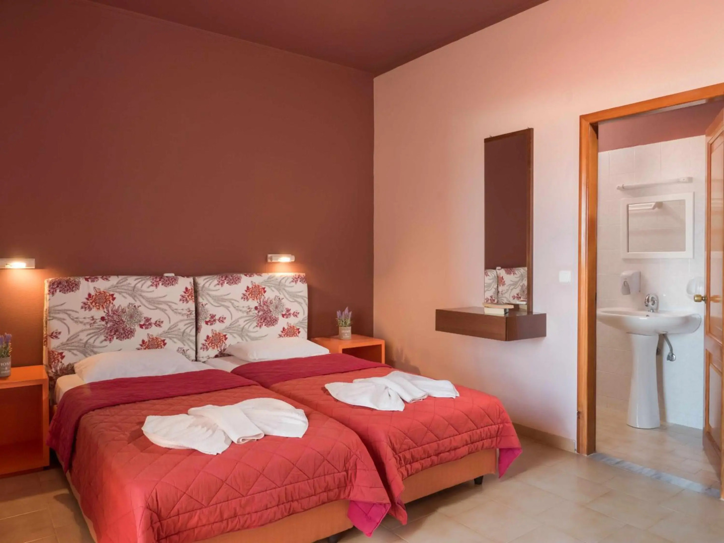 Petritos Rooms and Studios