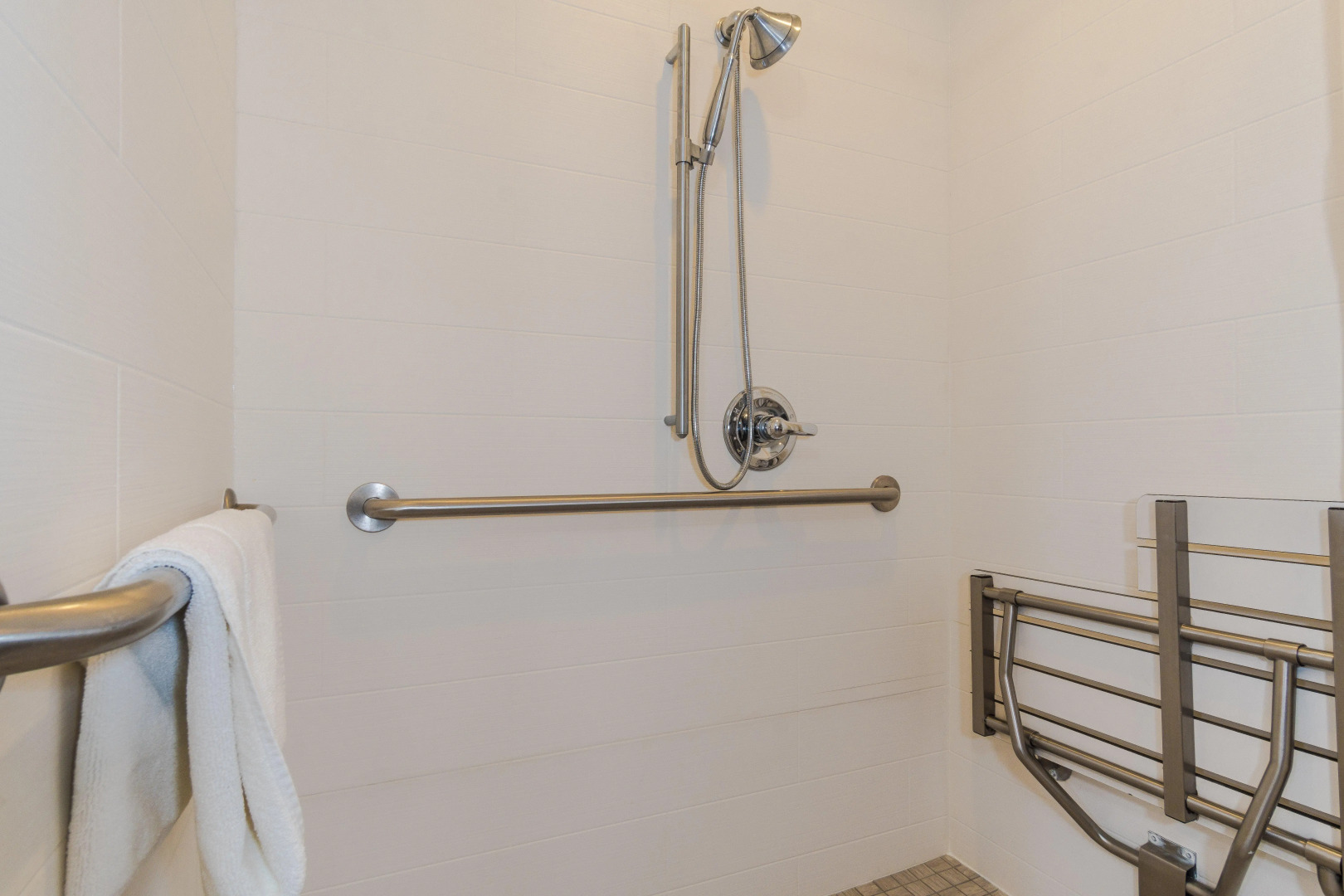 Holiday Inn Express & Suites Hollywood Walk Of Fame