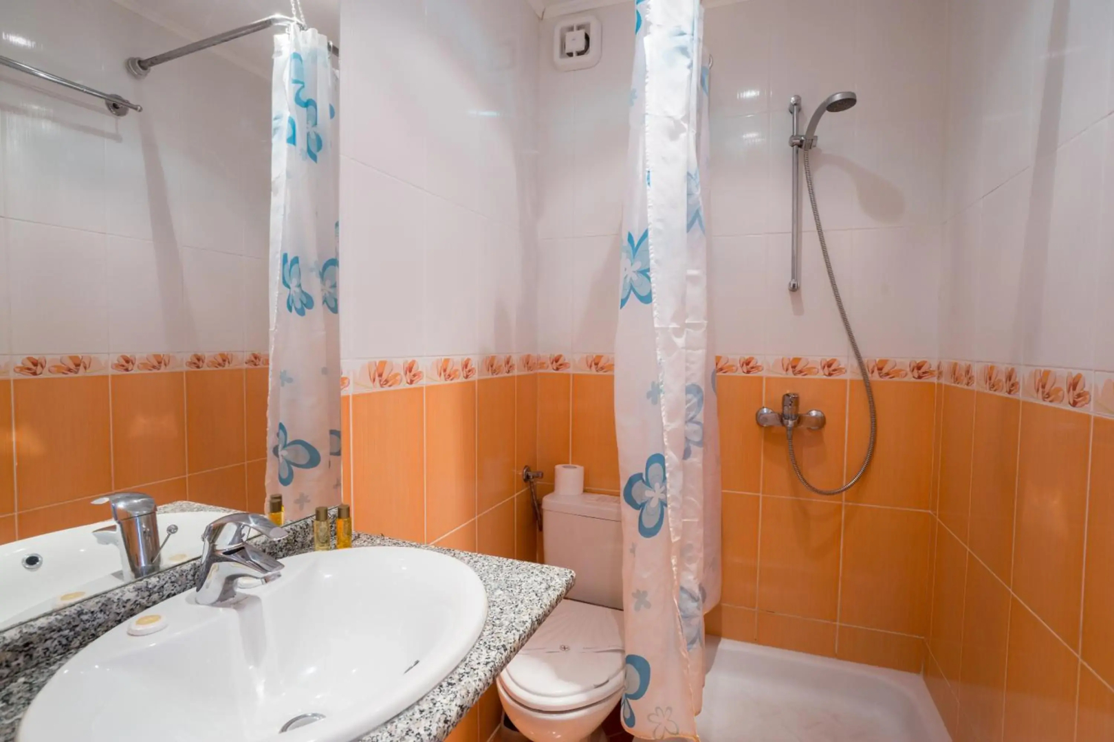 Perla Plaza Hotel