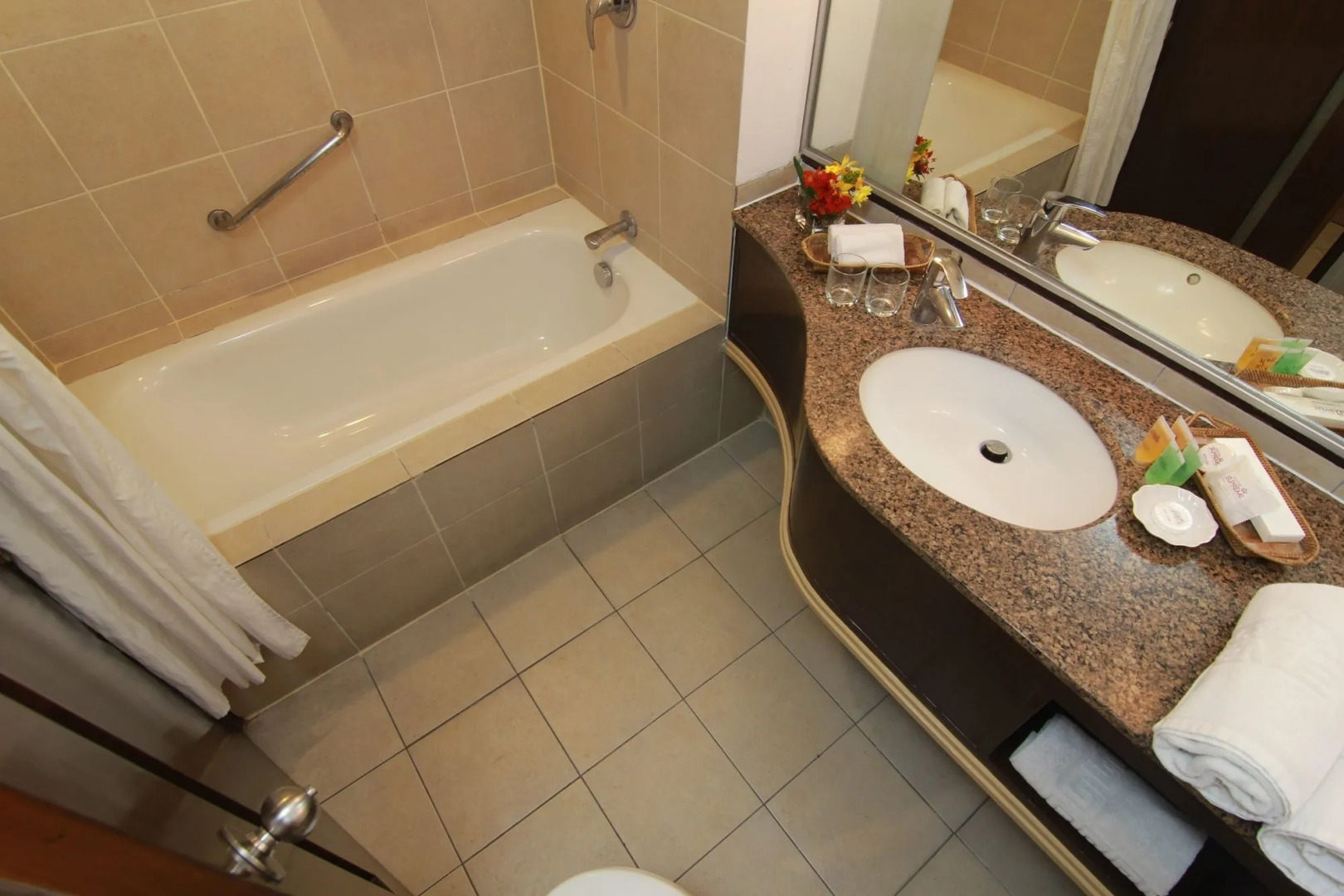 Hotel Supreme Convention Plaza