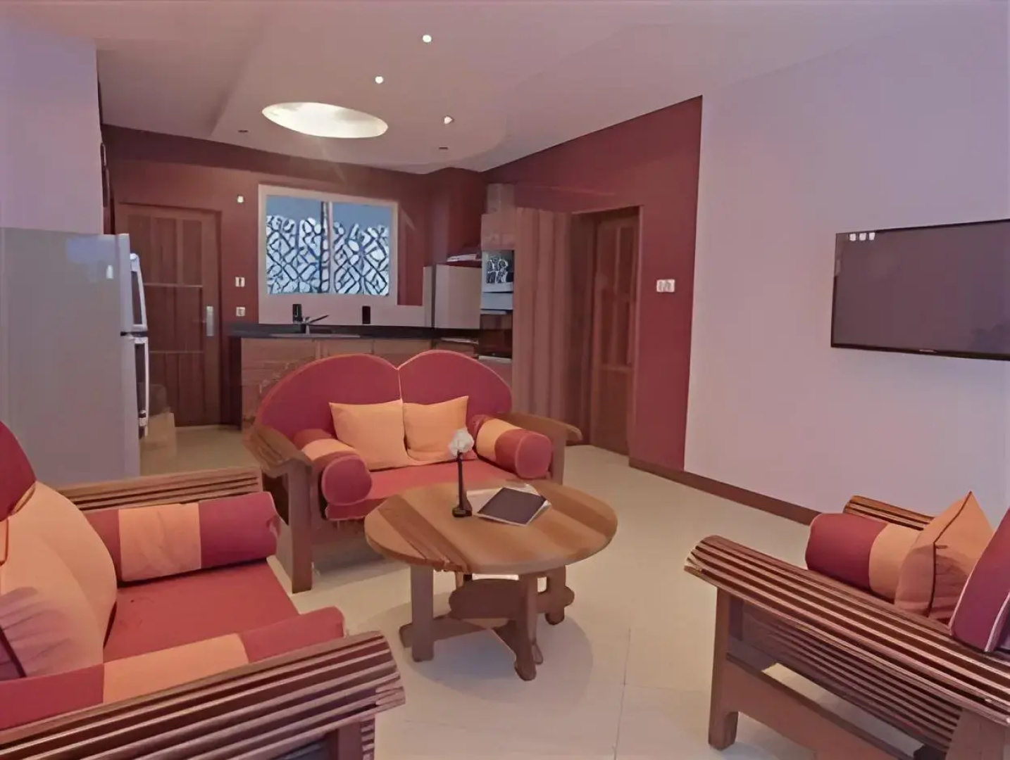 Cowrie Shell Beach Apartments