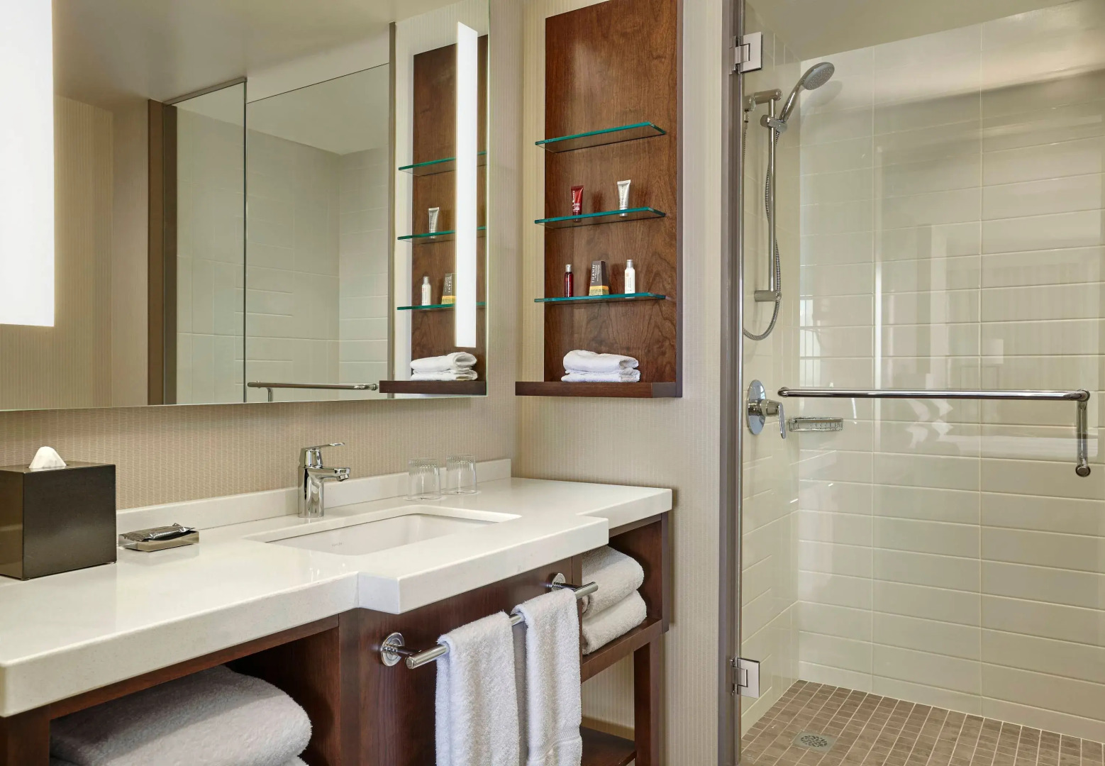 Calgary Airport Marriott In-Terminal Hotel