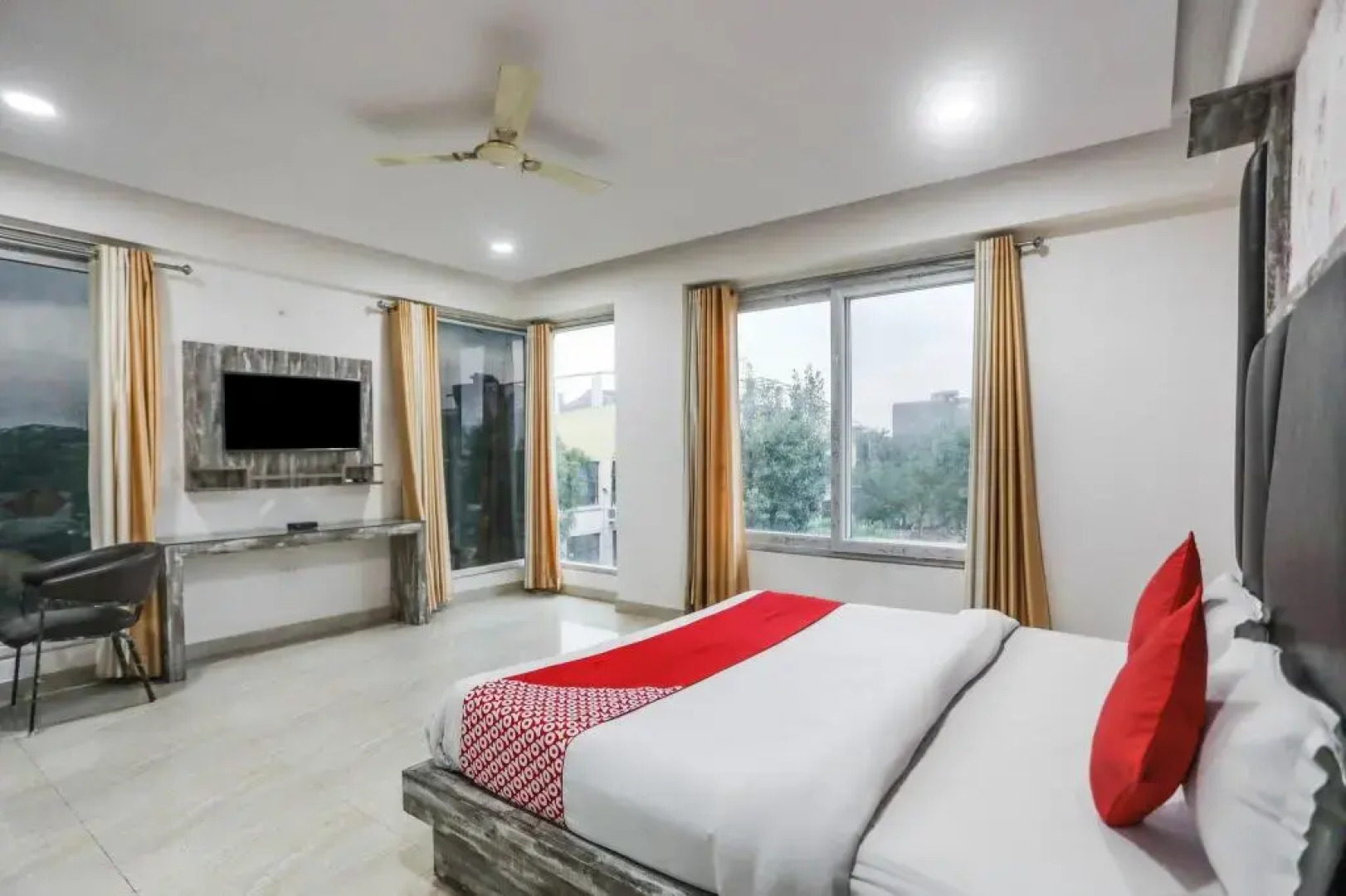 Grand Residency by OYO Rooms