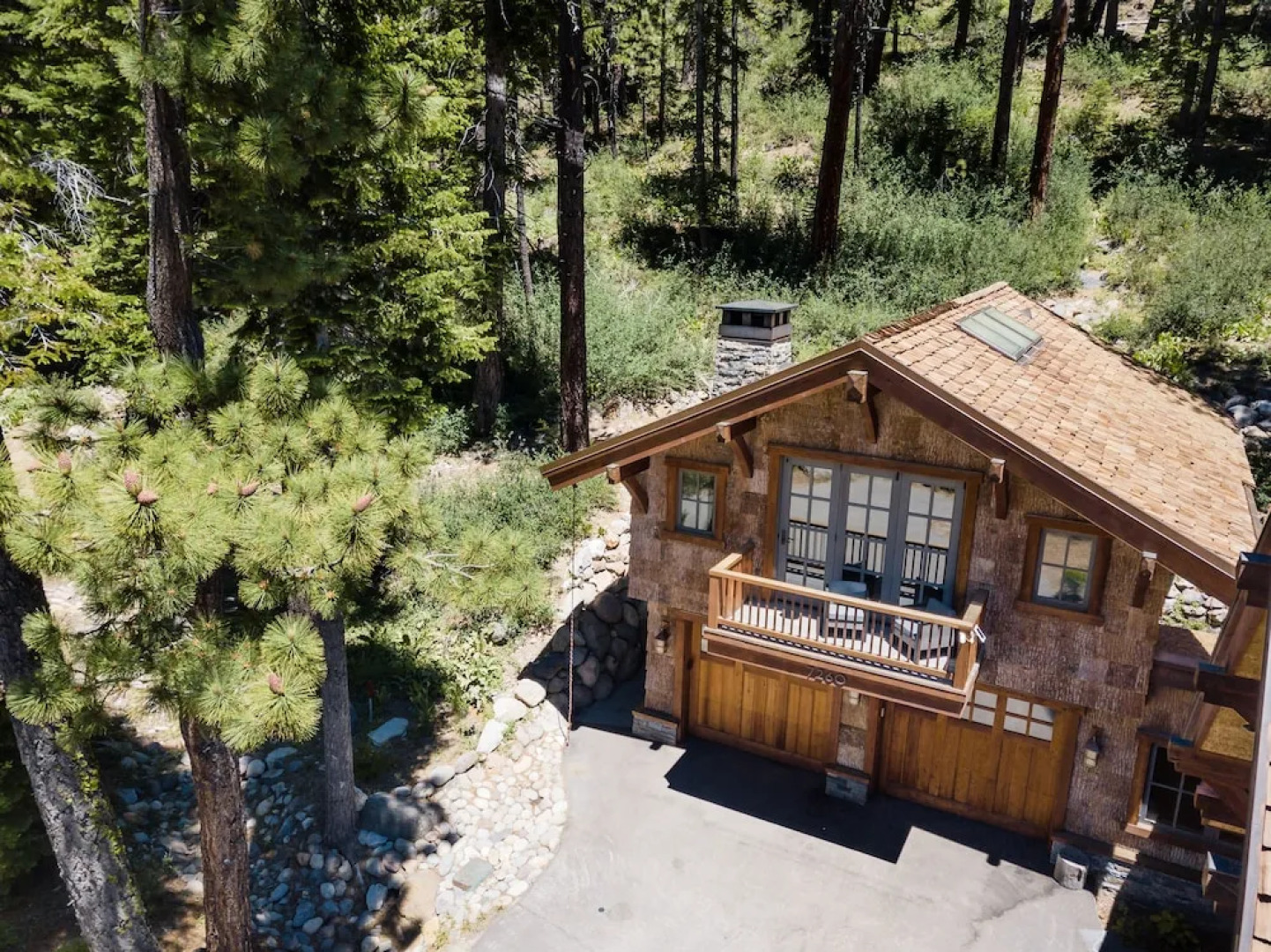 Hunter by AvantStay | Riverfront Cabin w/ Prvt Cottage | 10Mins from Squaw