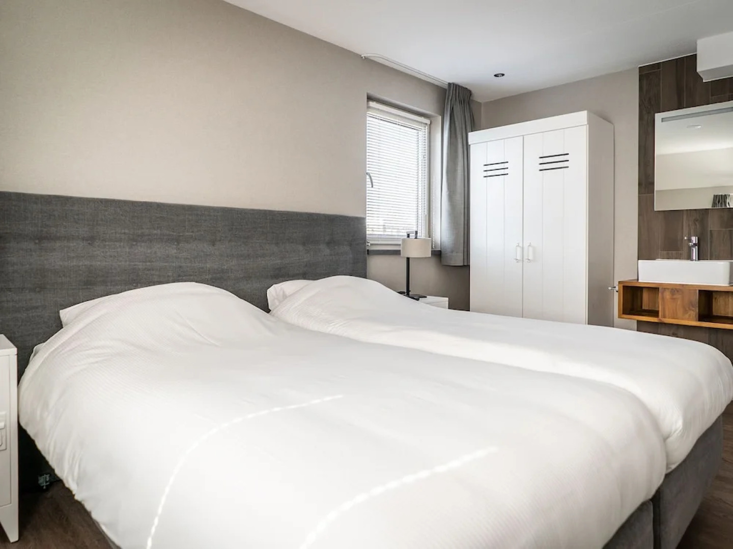 Modern Holiday Home in De Cocksdorp With Private Terrace