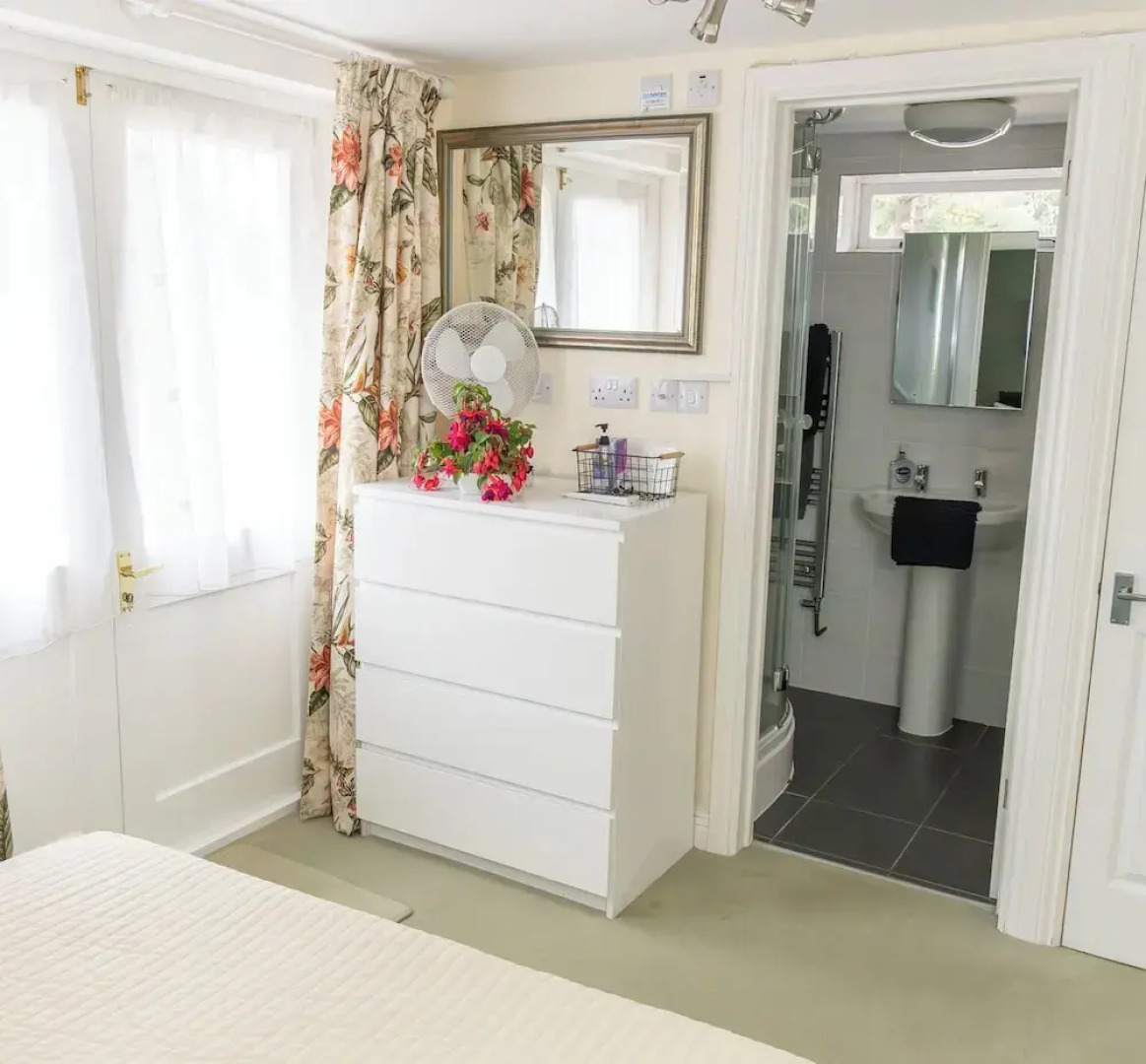 Tranquil Forest Retreat in Brockenhurst