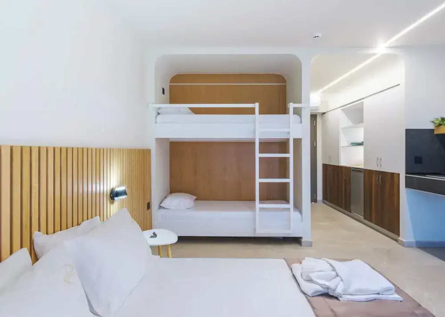 Aura Luxury Suites - Olympiada Cozy Getaways