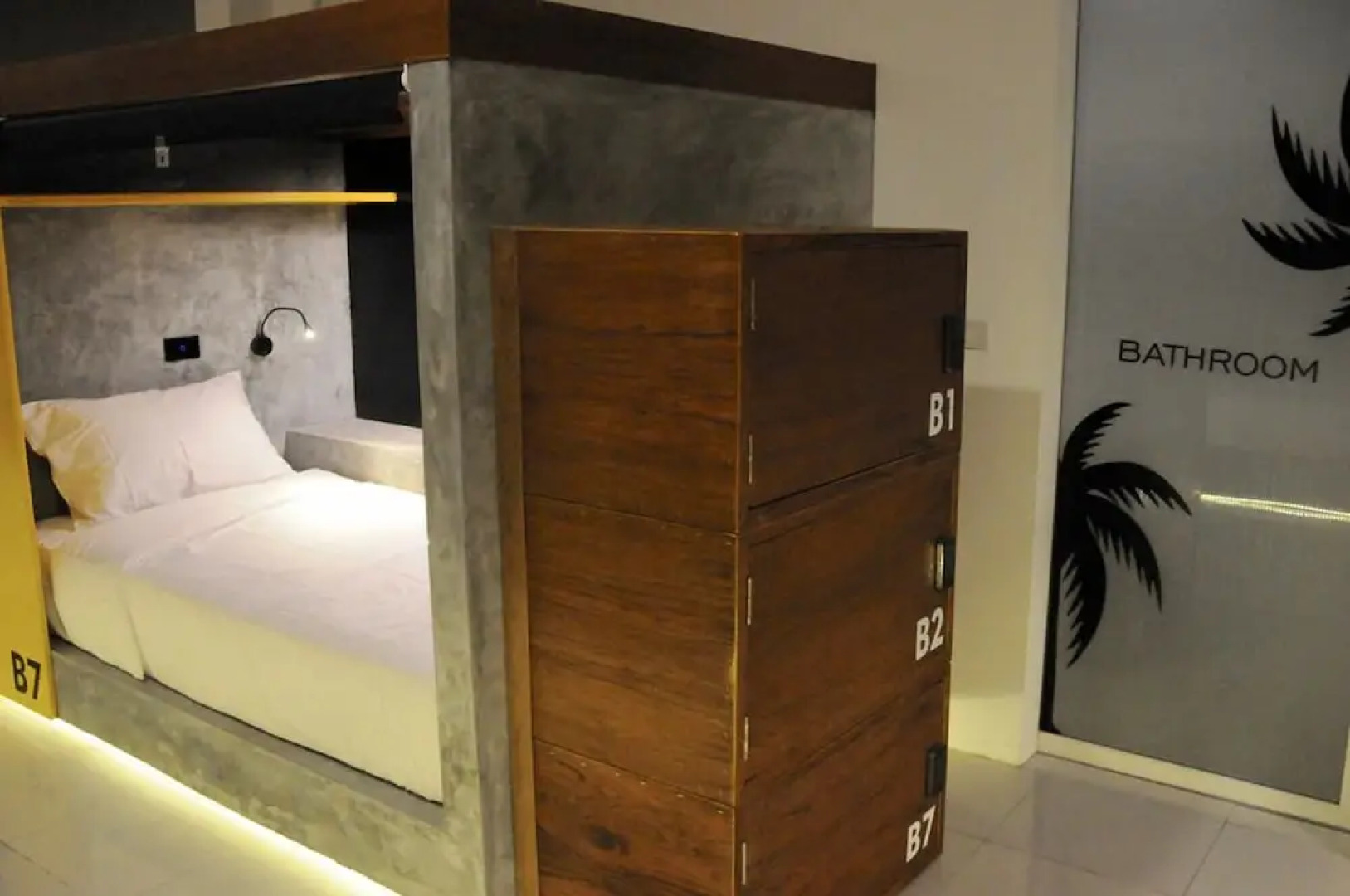 Oasis Hotel-Pods - Adults Only