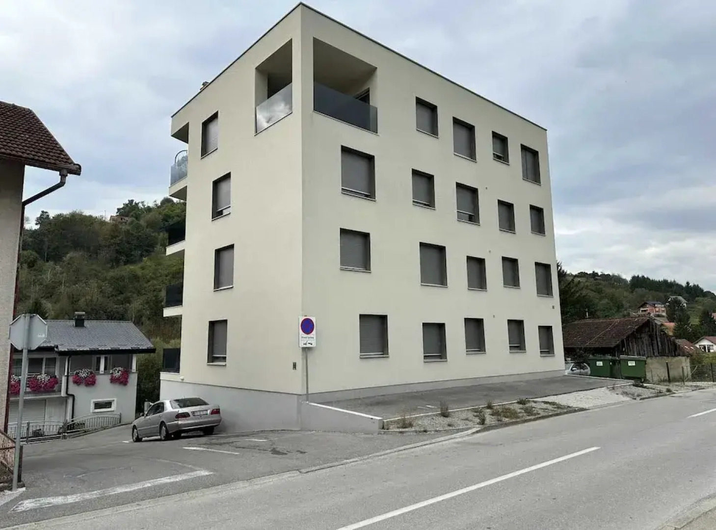 Cozy Retreat in Krapinske Toplice: Comfort and Prime Location With Private Parking