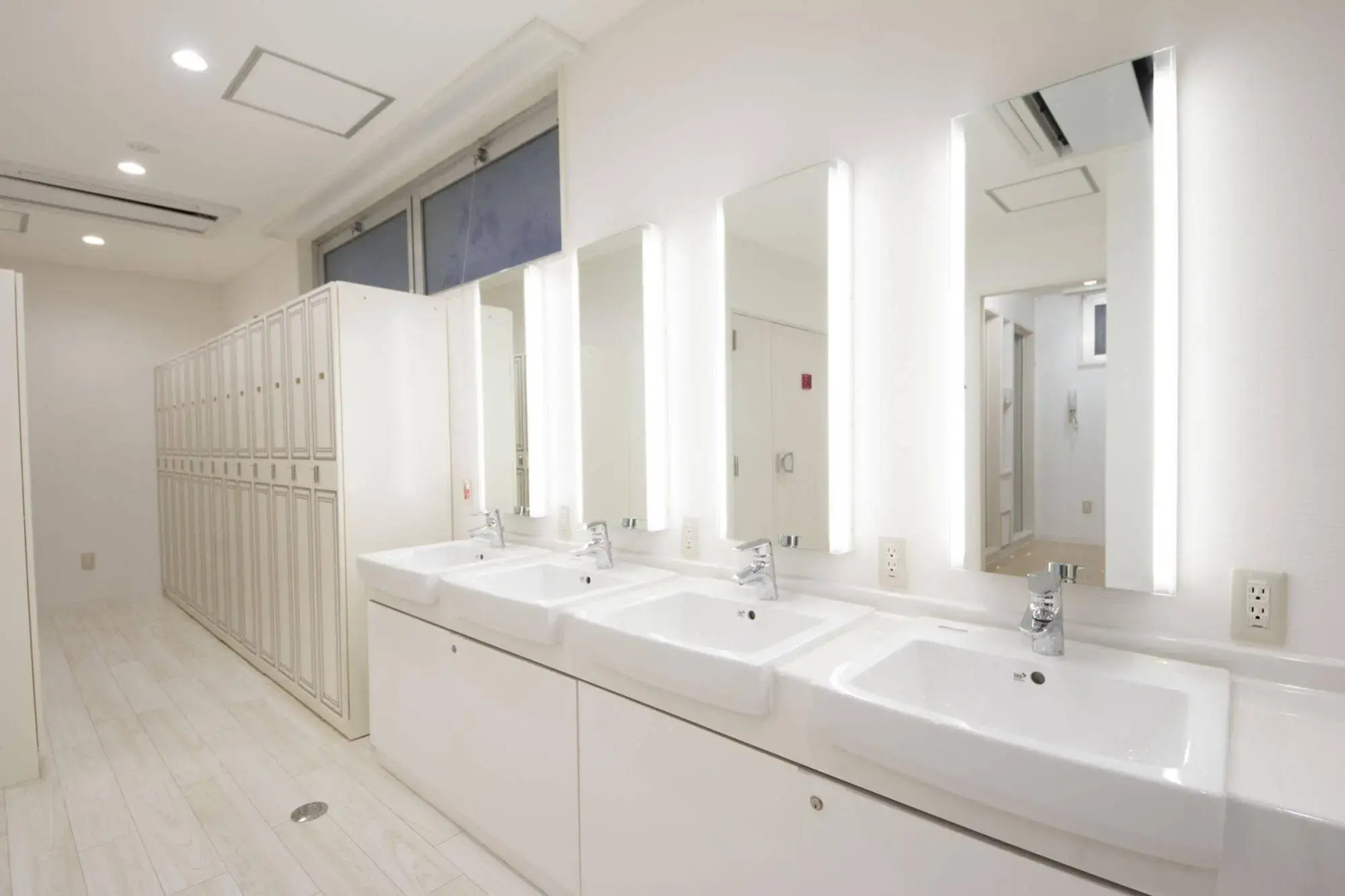 Capsule Plus Yokohama Sauna & Capsule