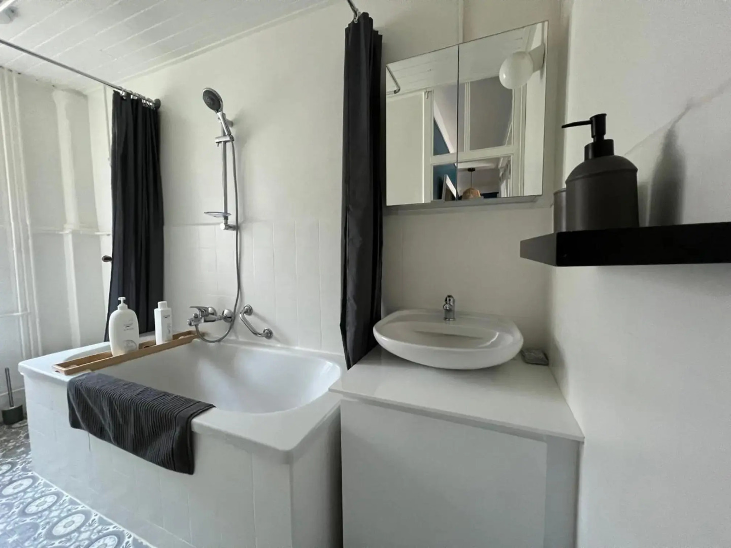 Elégant appartement au pied du château en plein centre ville