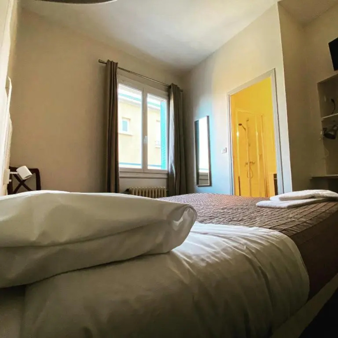 Hotel Le Midi Clermont-Cournon