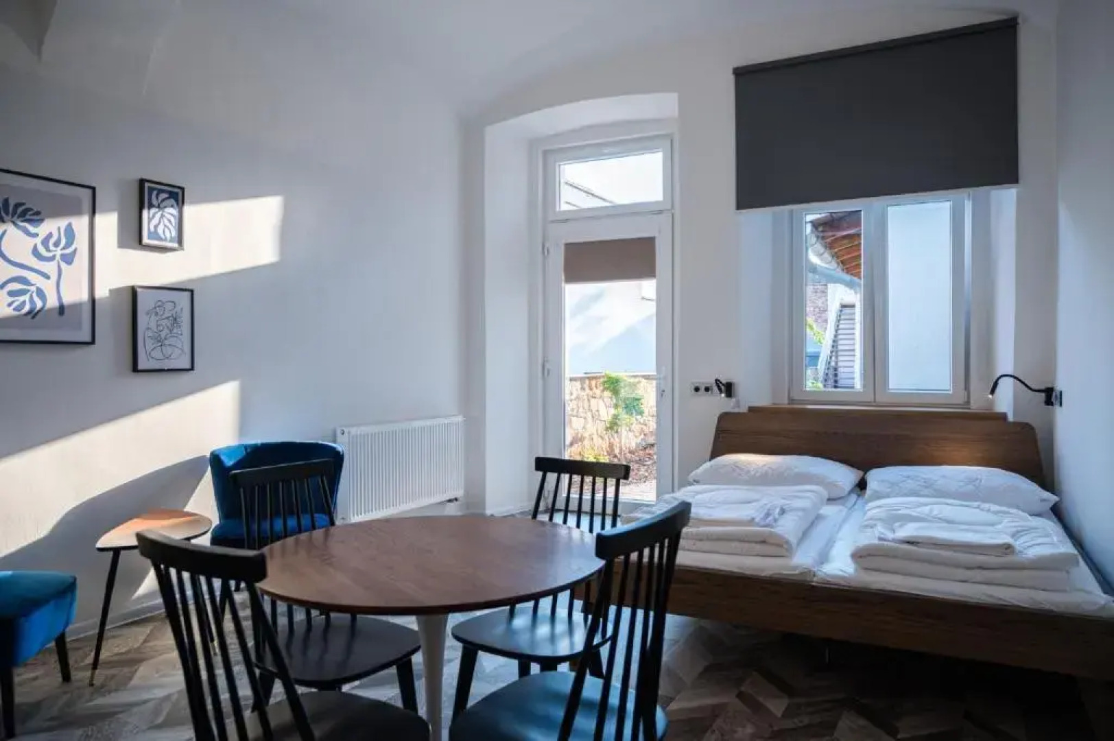 ART Hostel & Apartments