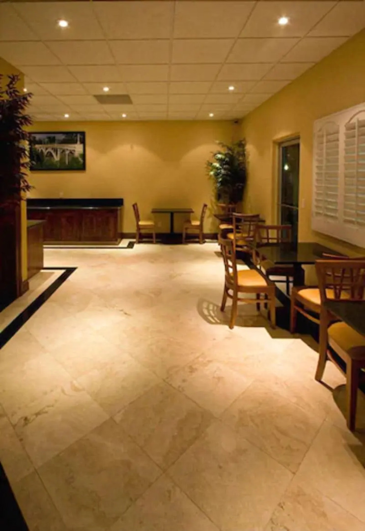 Thunderbird Lodge in Riverside