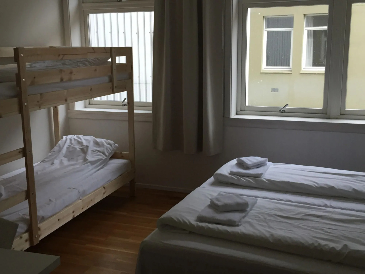 BREEZE Hotel Victoria - Self-Service