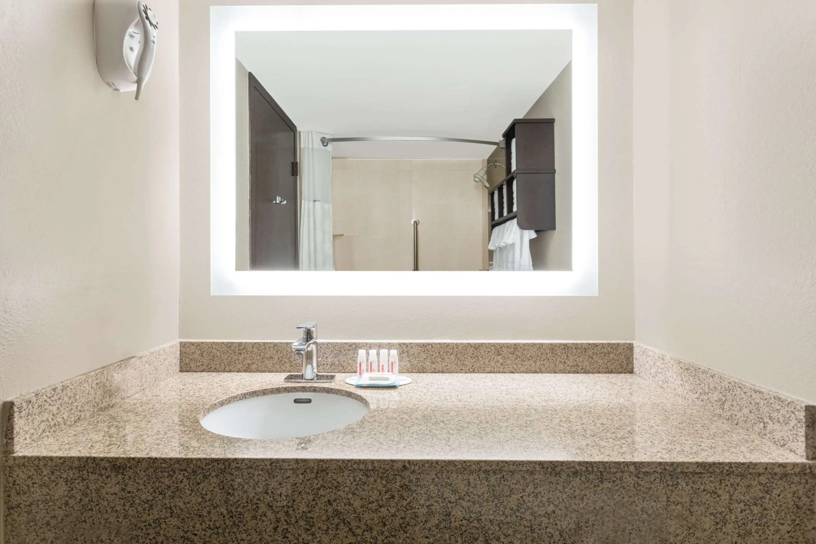 Ramada by Wyndham Tuscaloosa