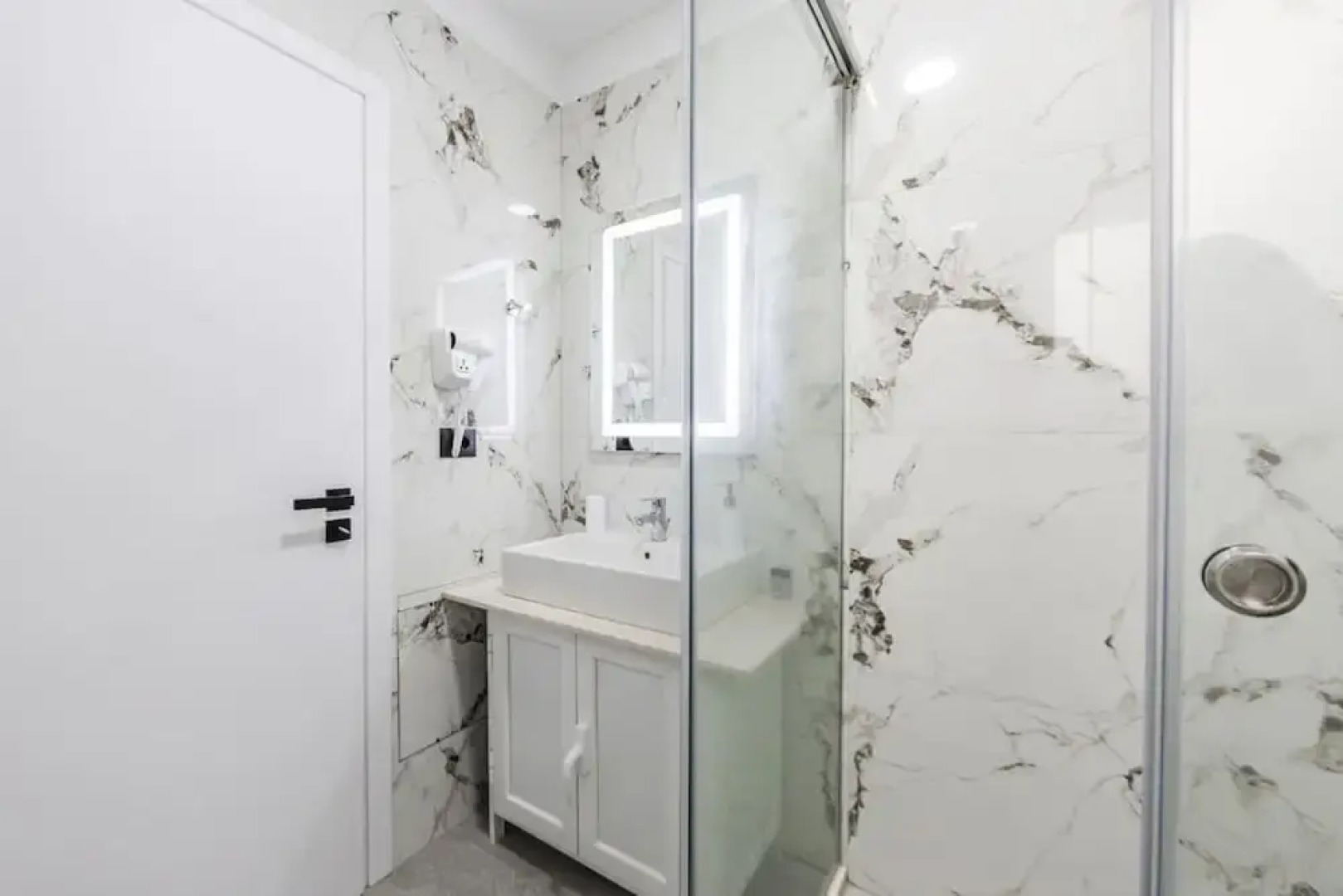 Bliss Triple Room in Gjirokast r