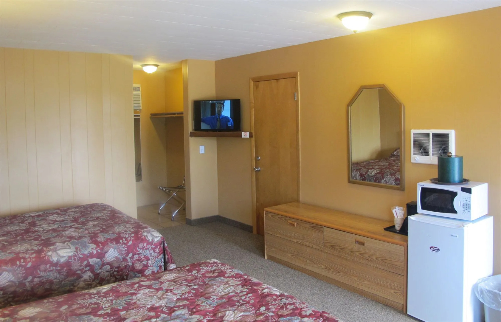 All Star Inn & Suites