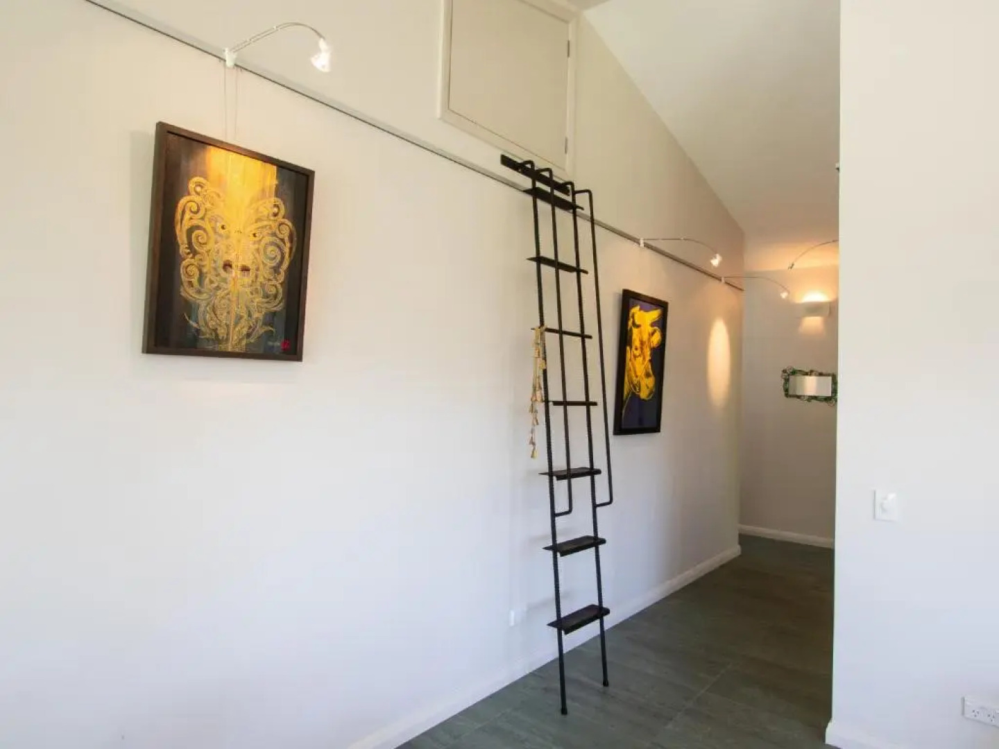 Golden Paradise - Rangihaeata Holiday Home