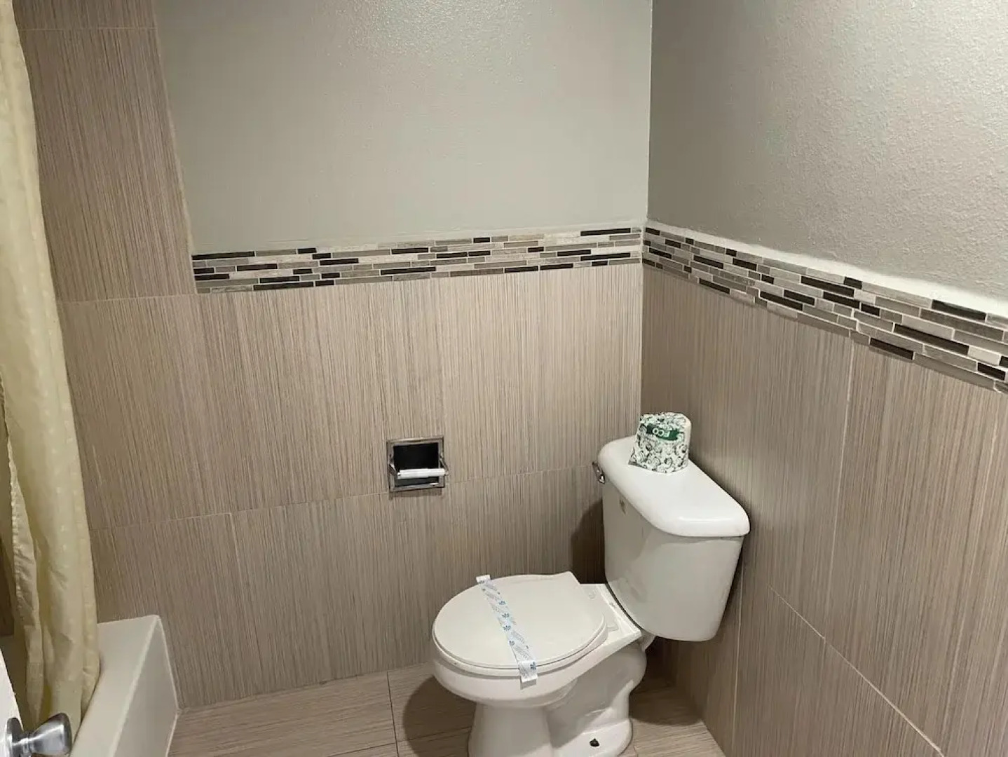 Passport Inn & Suites Corona Hotel