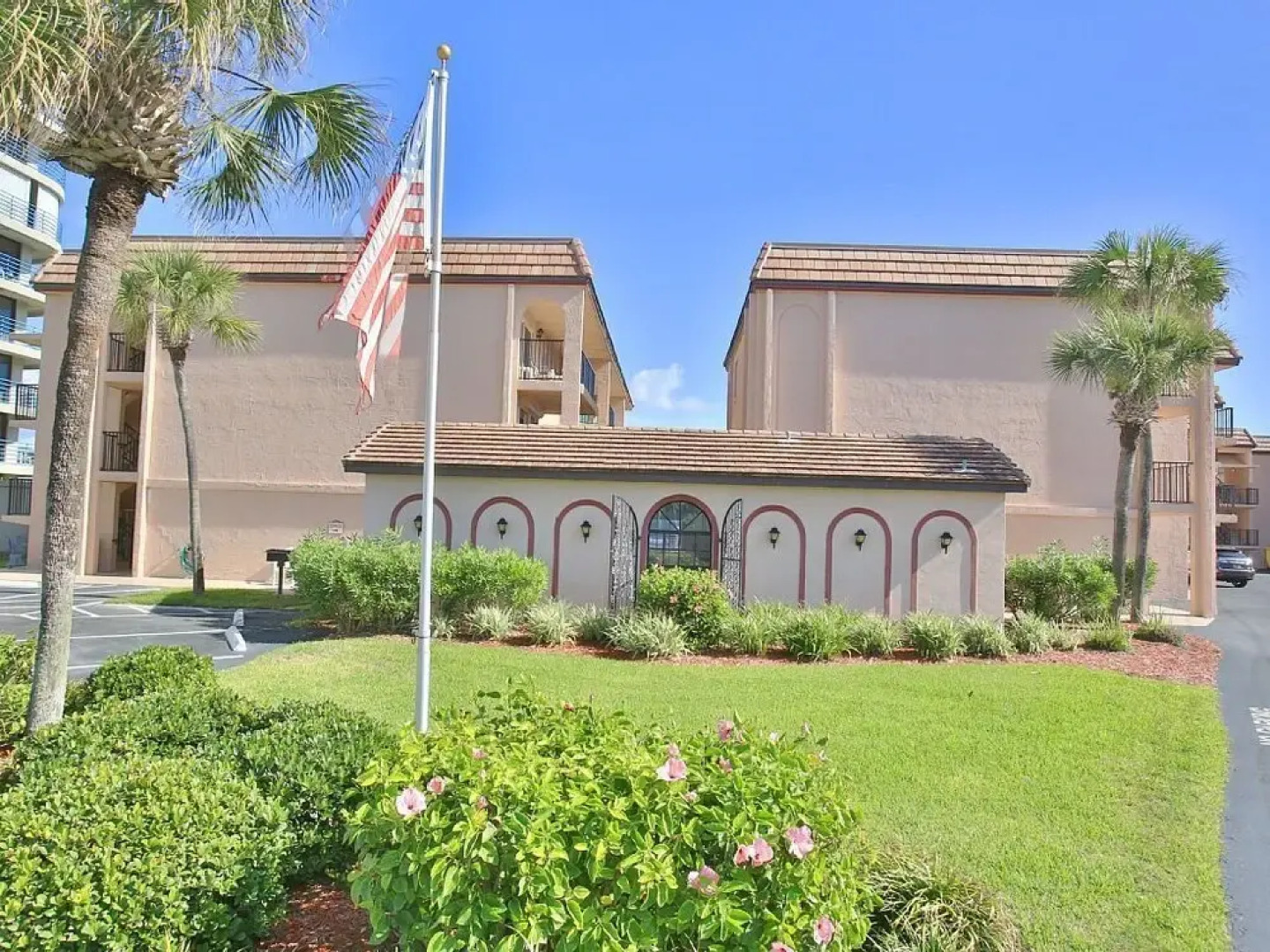 4495 S. Atlantic Ave #306s 2/2 Ocean Front