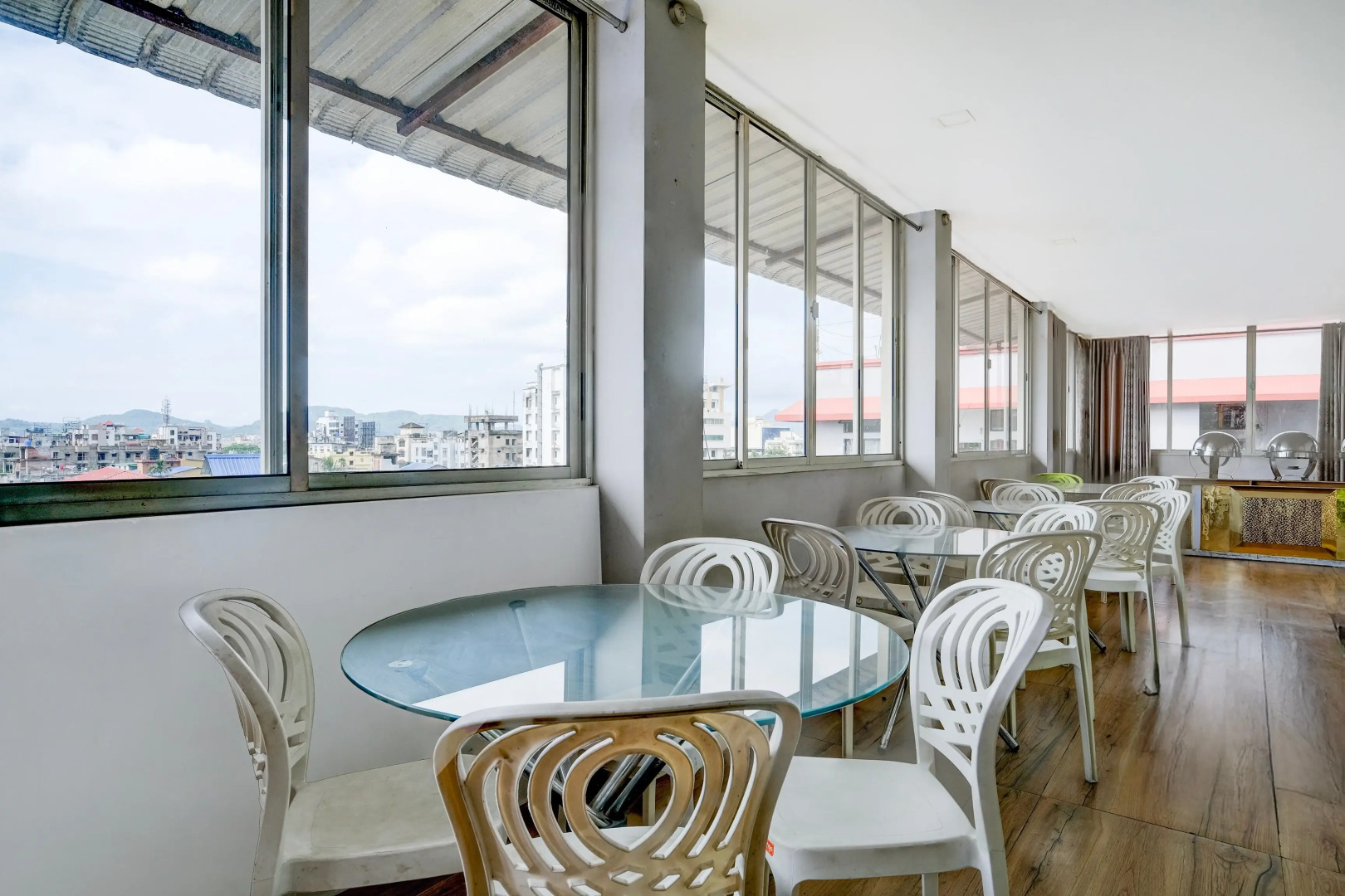 OYO Premium Beltola Tiniali