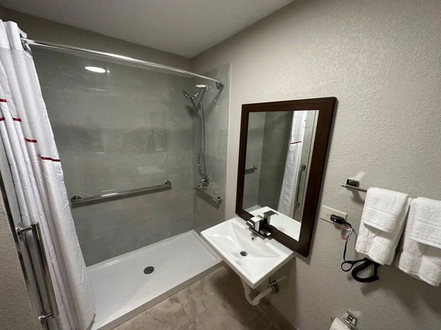 Red Roof Inn Charleston - Dunbar