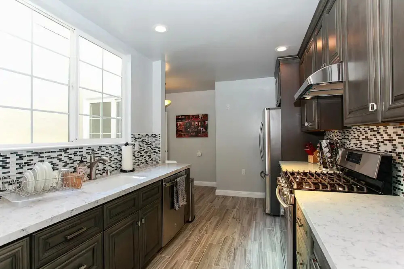 Stylish 2BR Sunset House W Parking by RedAwning